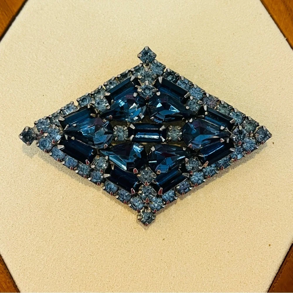 Vintage Light Blue and Navy Blue Gemstone Brooch